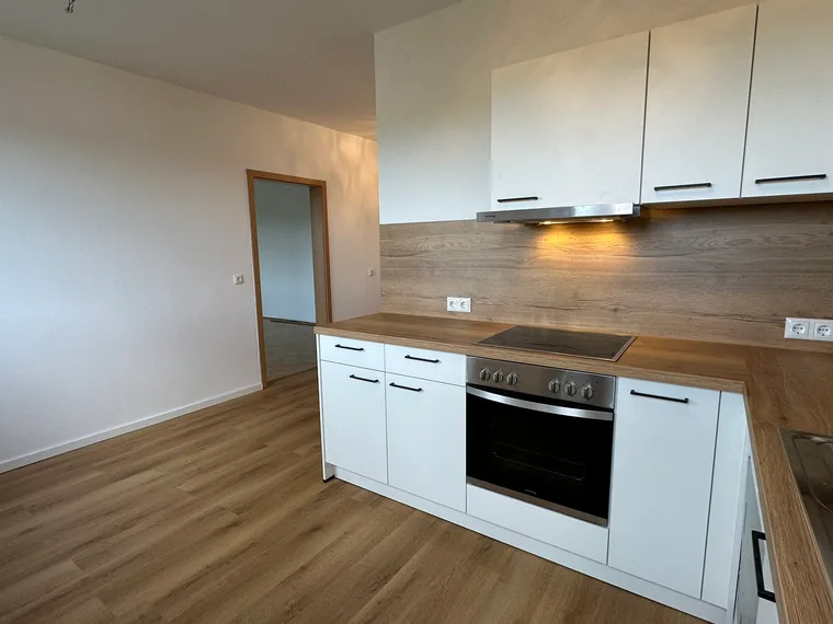 Neue Küche der 2-Zimmer-Wohnung in Roßfeld